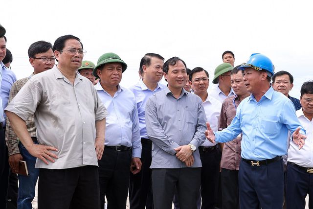 Thủ tướng khảo sát dự án mỏ sắt tạm dừng hơn 10 năm tại Hà Tĩnh - Ảnh 2.