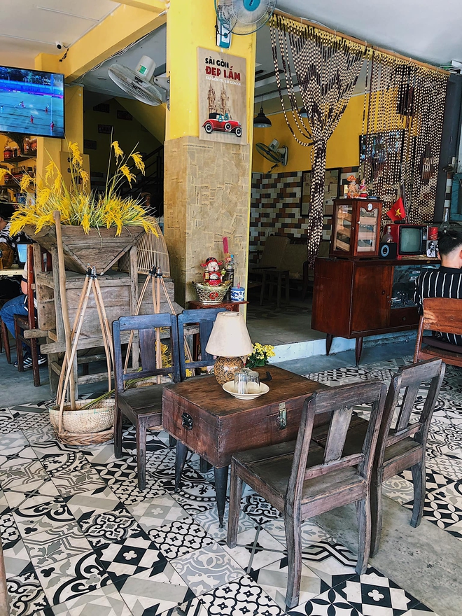 TP.HCM có 4 quán cà phê “bán vé” quay về tuổi thơ: Có đủ từ xí muội, kẹo C, mì trẻ em đến trò chơi điện tử chứa chan kỉ niệm  - Ảnh 18.