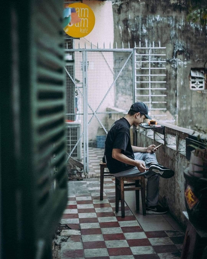 TP.HCM có 4 quán cà phê “bán vé” quay về tuổi thơ: Có đủ từ xí muội, kẹo C, mì trẻ em đến trò chơi điện tử chứa chan kỉ niệm  - Ảnh 27.