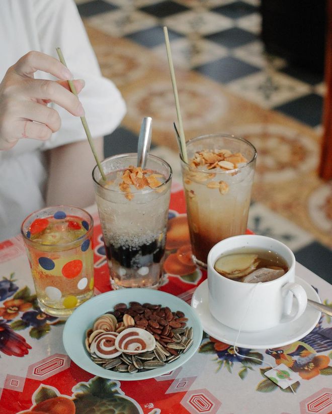 TP.HCM có 4 quán cà phê “bán vé” quay về tuổi thơ: Có đủ từ xí muội, kẹo C, mì trẻ em đến trò chơi điện tử chứa chan kỉ niệm  - Ảnh 5.