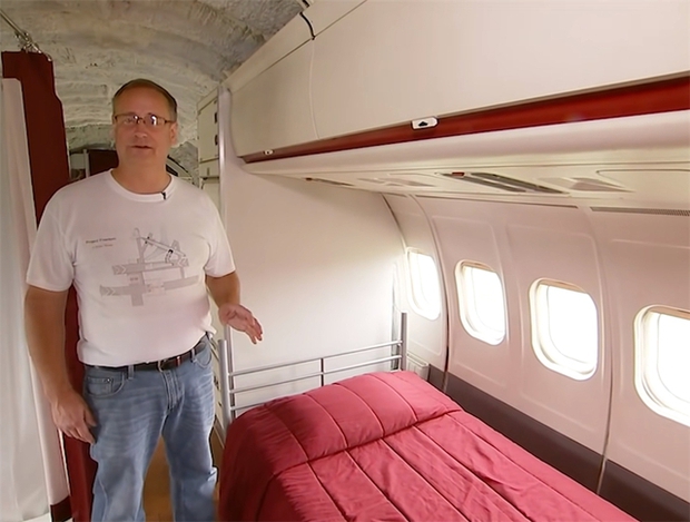 Người đàn ông cải tạo chiếc máy bay cũ thành 5 phòng tiện nghi, sống quây quần cùng gia đình suốt 11 năm: Nội thất kinh ngạc! - Ảnh 14.