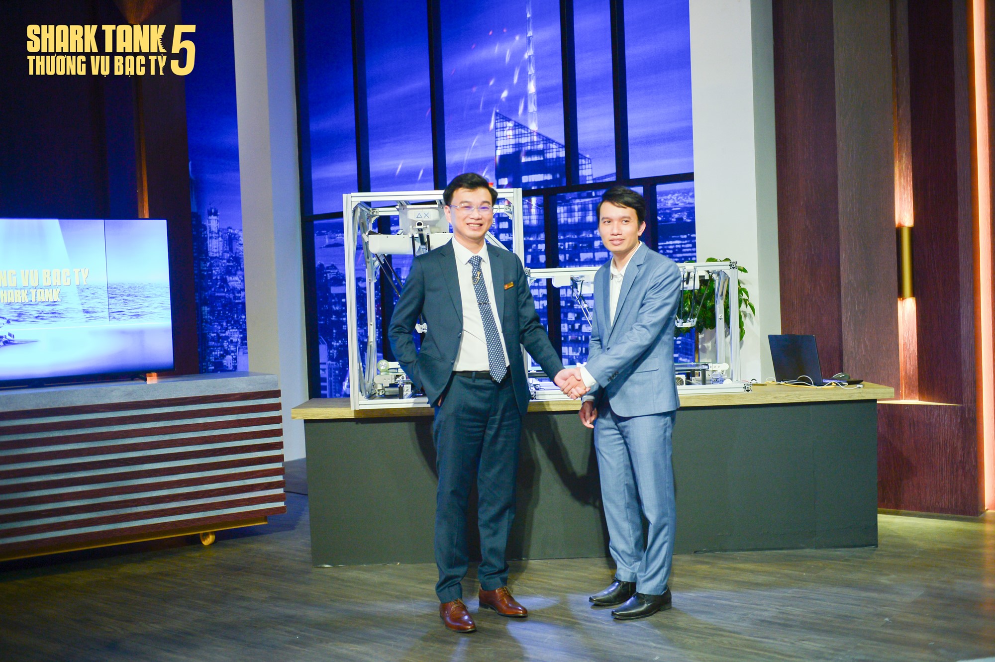 Rót 10 tỷ đổi lấy 35% cổ phần vào phút chót cho mô hình cánh tay robot từ chối sang châu Âu mở nhà máy vì muốn sản xuất ở Việt Nam, Shark Hùng Anh nói: Đây là phi vụ đầu tư mạo hiểm! - Ảnh 3.