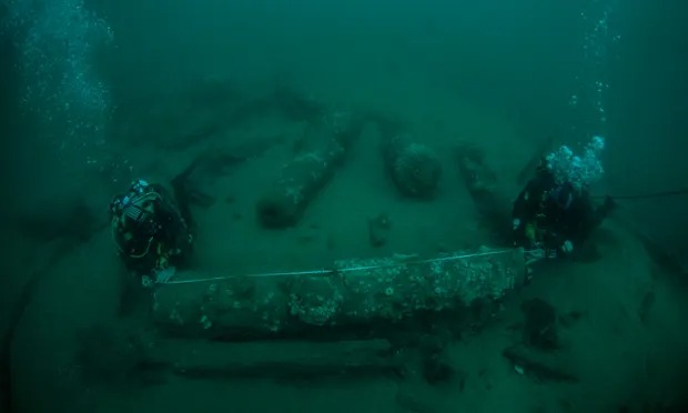 Tìm thấy xác tàu dưới đáy đại dương, anh em thợ lặn phải giữ bí mật suốt 15 năm về phát hiện đáng kinh ngạc của mình - Ảnh 1.