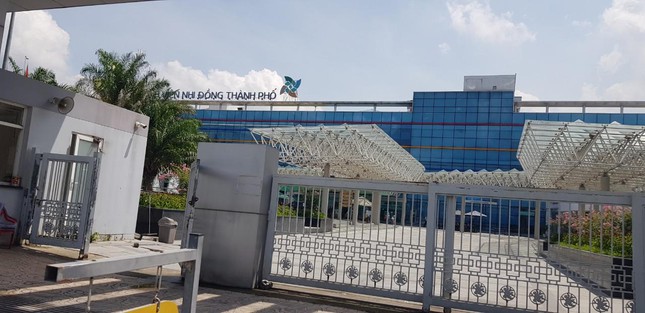  TPHCM: Điều tra nghi vấn bé 2 tháng tuổi bị ném từ tầng 5 bệnh viện  - Ảnh 1.