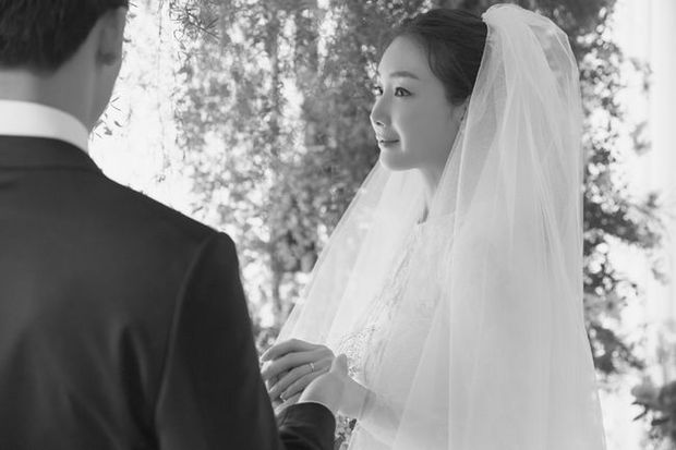 Choi Ji Woo: Nữ hoàng nước mắt châu Á, cô đơn sau cuộc tình với Song Seung Hun và hôn nhân bão tố bên chồng kém tuổi - Ảnh 20.