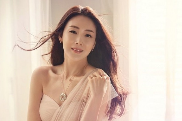 Choi Ji Woo: Nữ hoàng nước mắt châu Á, cô đơn sau cuộc tình với Song Seung Hun và hôn nhân bão tố bên chồng kém tuổi - Ảnh 24.