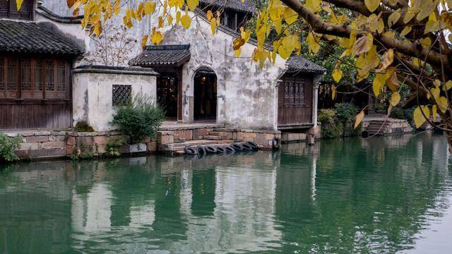 Cổ trấn giàu có nhất Trung Quốc: Mệnh danh ngọc trai đen của miền sông nước nhưng bị gọi là giả vì quá đậm mùi người - Ảnh 2.