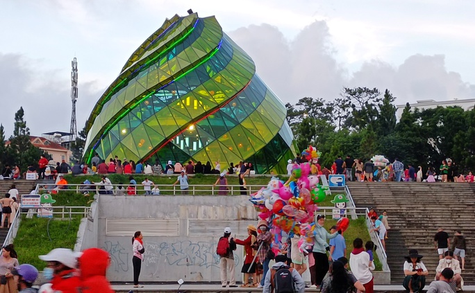 Đà Lạt đông nghẹt du khách - Ảnh 6. Đà Lạt đông nghẹt du khách - Ảnh 6.