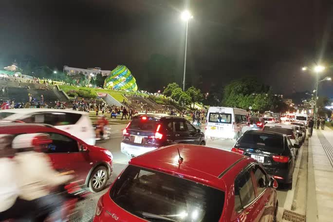Đà Lạt đông nghẹt du khách - Ảnh 9. Đà Lạt đông nghẹt du khách - Ảnh 9.