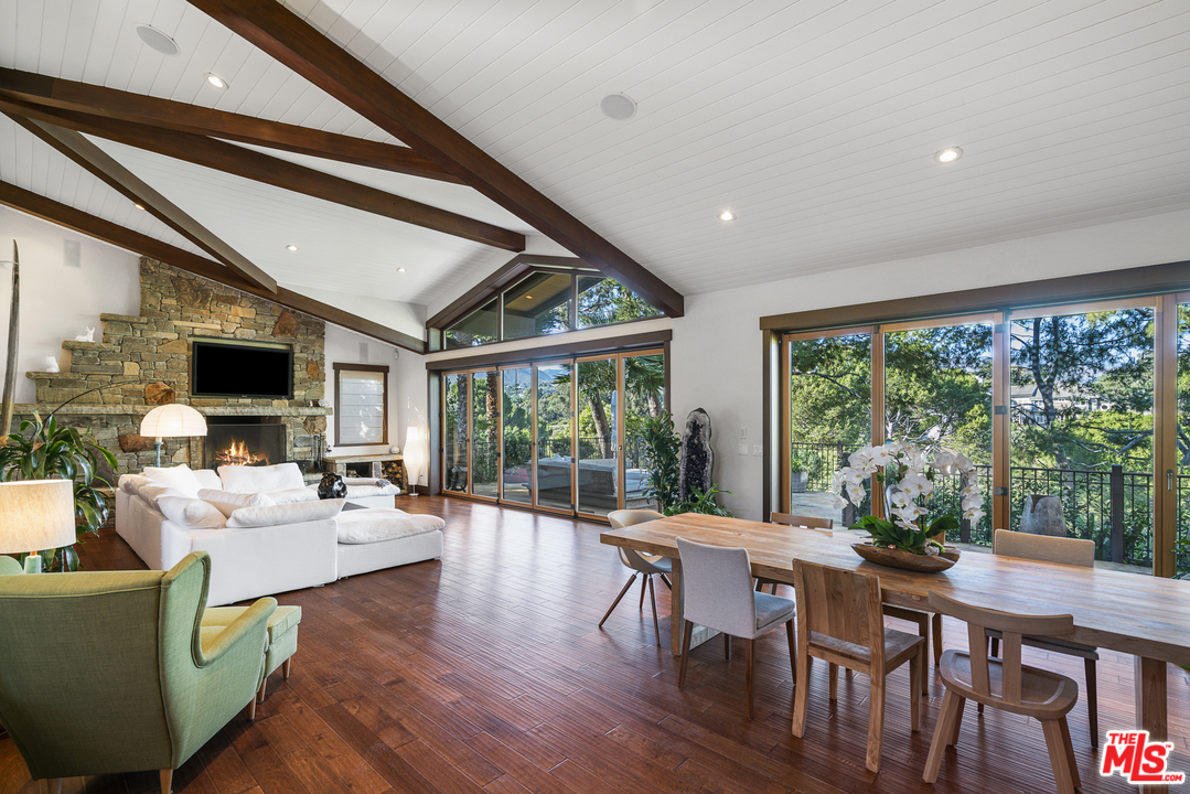 Nhìn profile 2 vợ cũ mới thấy tỷ phú Google có con mắt chọn bạn đời thật tinh tường: Người là em gái CEO YouTube, người sở hữu học vấn khủng, nhưng đều kinh doanh giỏi - Ảnh 8. Nhìn profile 2 vợ cũ mới thấy tỷ phú Google có con mắt chọn bạn đời thật tinh tường: Người là em gái CEO YouTube, người sở hữu học vấn khủng, nhưng đều kinh doanh giỏi - Ảnh 8.