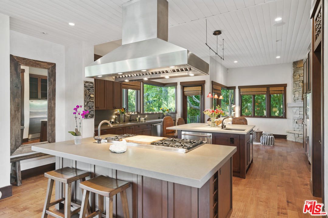 Nhìn profile 2 vợ cũ mới thấy tỷ phú Google có con mắt chọn bạn đời thật tinh tường: Người là em gái CEO YouTube, người sở hữu học vấn khủng, nhưng đều kinh doanh giỏi - Ảnh 10. Nhìn profile 2 vợ cũ mới thấy tỷ phú Google có con mắt chọn bạn đời thật tinh tường: Người là em gái CEO YouTube, người sở hữu học vấn khủng, nhưng đều kinh doanh giỏi - Ảnh 10.