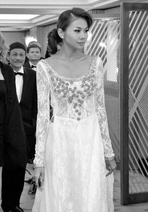 4 sao Việt diện áo dài tại Cannes: Thanh tao, đơn giản mà tỏa sáng ngời ngời - Ảnh 11.