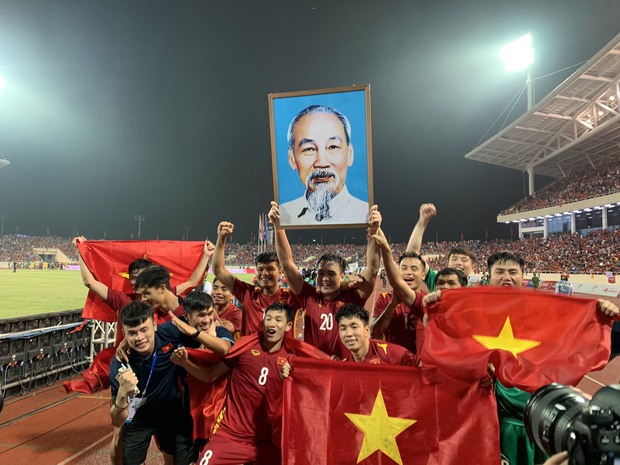 Đội trưởng U23 Việt Nam: Chàng trai sợ nước mắt của mẹ và tiết lộ thú vị về cái tên Bùi Hoàng Việt Anh - Ảnh 6.