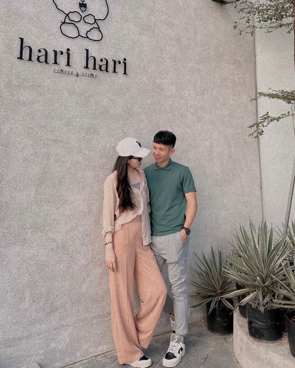 Chàng Pinky điệu đà của tuyển Việt Nam: Đi giày ngàn USD, sành mỹ phẩm, bạn gái cực xinh - Ảnh 10. Chàng Pinky điệu đà của tuyển Việt Nam: Đi giày ngàn USD, sành mỹ phẩm, bạn gái cực xinh - Ảnh 10.