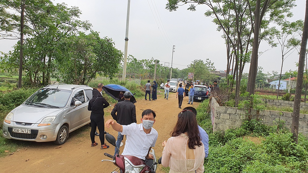 Nhà đầu tư ồ ạt rao bán bất động sản giữa vòng xoáy giảm nhiệt của thị trường - Ảnh 1.