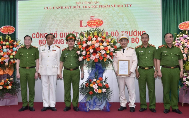 Chân dung tân Phó Cục trưởng Cục Cảnh sát điều tra tội phạm về ma tuý - Ảnh 2. Chân dung tân Phó Cục trưởng Cục Cảnh sát điều tra tội phạm về ma tuý - Ảnh 2.