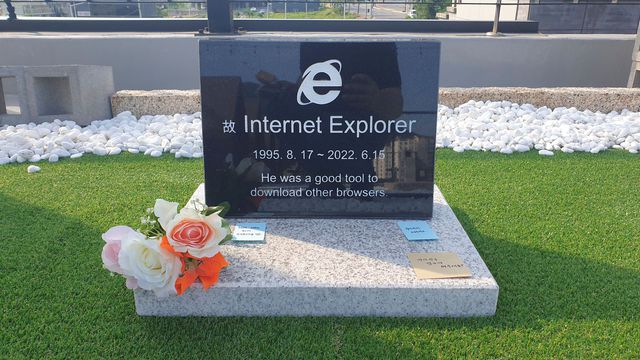 Nhìn lại "cuộc đời" đầy thăng trầm của Internet Explorer