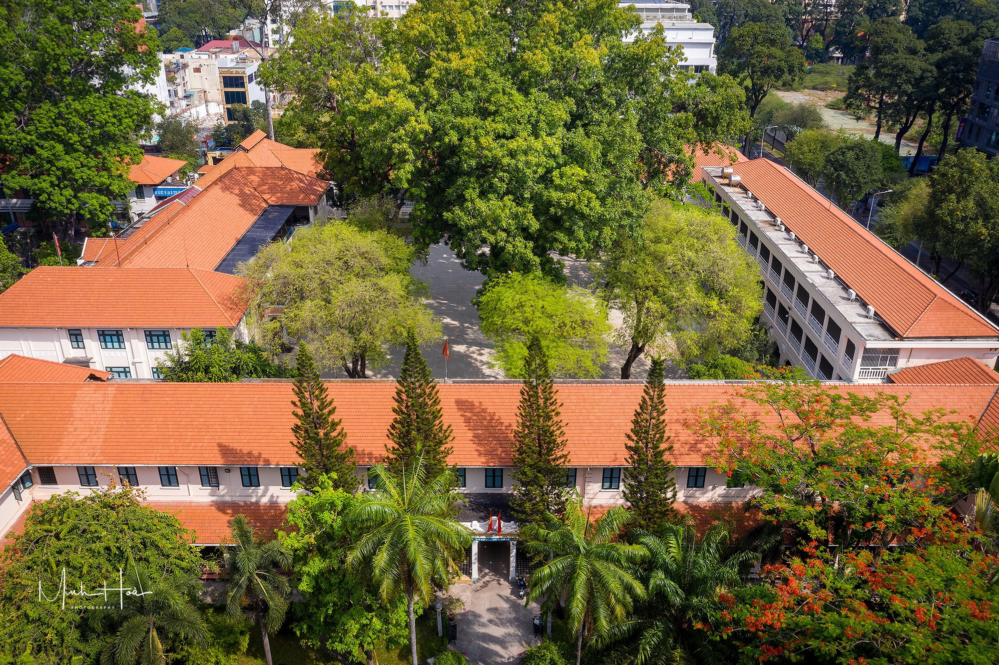  Cận cảnh trường trung học cổ nhất TP. HCM, nơi Quốc vương Campuchia từng học - Ảnh 4.