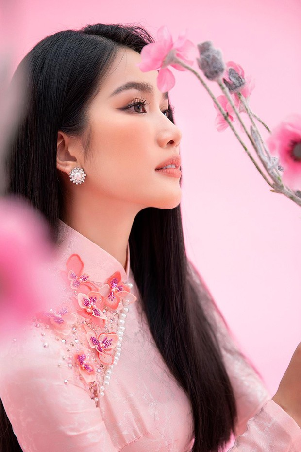 Á hậu Phương Anh đọ nhan sắc đỉnh cao với Hoa hậu Quốc tế 2019 trong tà áo dài Việt Nam - Ảnh 5.