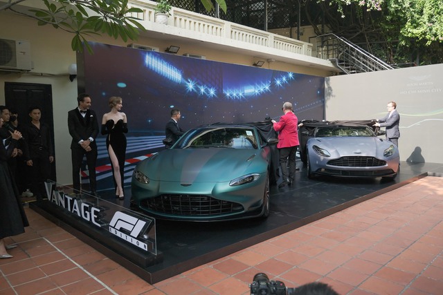 Cận cảnh những trang bị khủng trên Aston Martin Vantage F1 Edition giá gần 19 tỷ đồng tại Việt Nam - Ảnh 13.