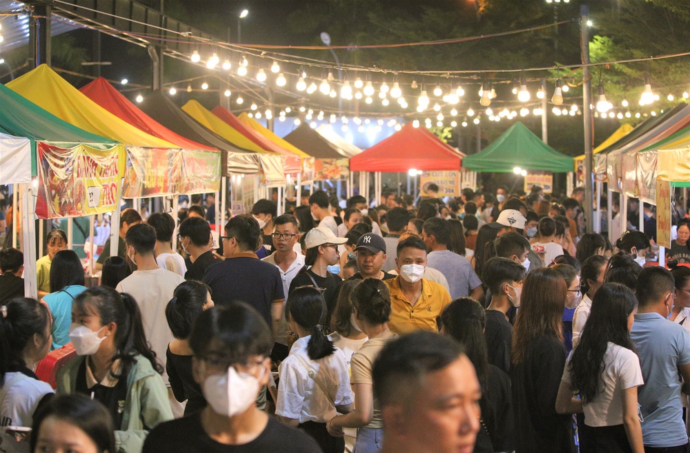  Lễ hội đường phố, chợ đêm lớn nhất Đà Nẵng ken đặc khách tối cuối tuần - Ảnh 11.