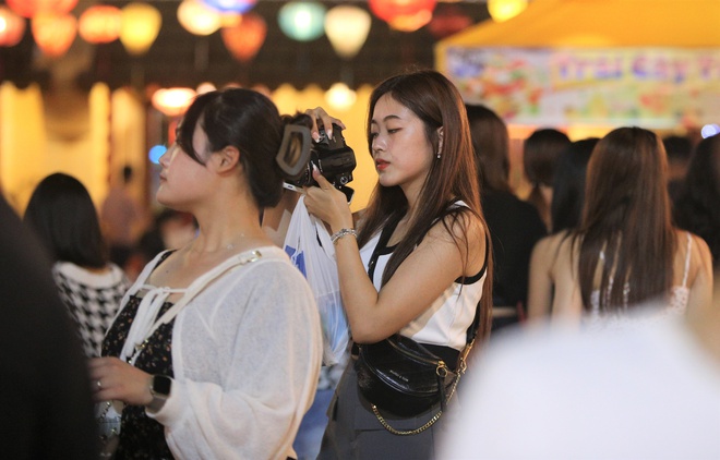  Lễ hội đường phố, chợ đêm lớn nhất Đà Nẵng ken đặc khách tối cuối tuần - Ảnh 14.