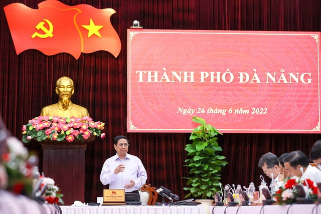 Thủ tướng: Tìm bằng được giải pháp cho các điểm nghẽn để Đà Nẵng tiếp tục phát triển nhanh và bền vững - Ảnh 1.