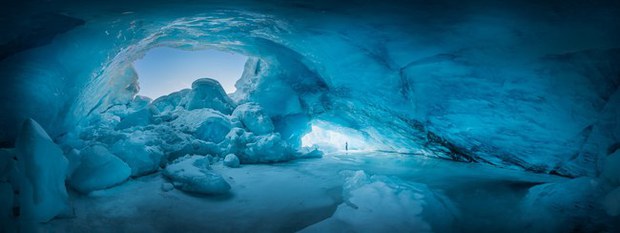 Nhiếp ảnh gia bất chấp gian khổ thám hiểm hệ thống hang động băng giá kỳ vĩ, vẻ đẹp trước mắt choáng ngợp đến khó tin - Ảnh 2.