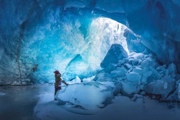 Nhiếp ảnh gia bất chấp gian khổ thám hiểm hệ thống hang động băng giá kỳ vĩ, vẻ đẹp trước mắt choáng ngợp đến khó tin - Ảnh 5.