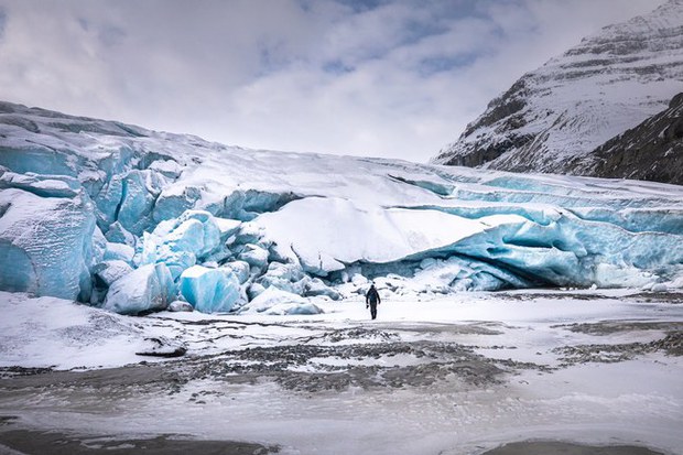 Nhiếp ảnh gia bất chấp gian khổ thám hiểm hệ thống hang động băng giá kỳ vĩ, vẻ đẹp trước mắt choáng ngợp đến khó tin - Ảnh 8.