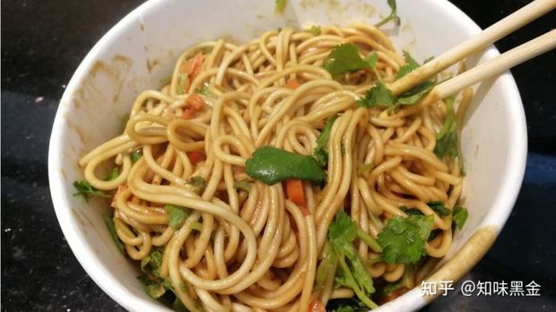 Người đàn ông chia sẻ trải nghiệm bán đồ ăn lời hơn 50 triệu VNĐ/ tháng, ai bảo hàng rong thì khó kiếm tiền? - Ảnh 2.