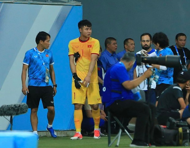 Cập nhật chấn thương của Văn Toản: Tổn thương xương bàn tay trái, khả năng cao lỡ hẹn với U23 Hàn Quốc - Ảnh 1.