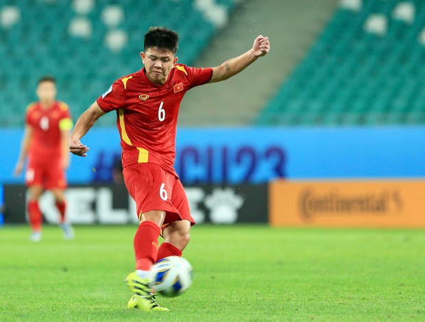 Phan Tuấn Tài xô đổ kỷ lục 15 năm của Công Vinh, ghi danh trong lịch sử bóng đá Việt Nam - Ảnh 5.