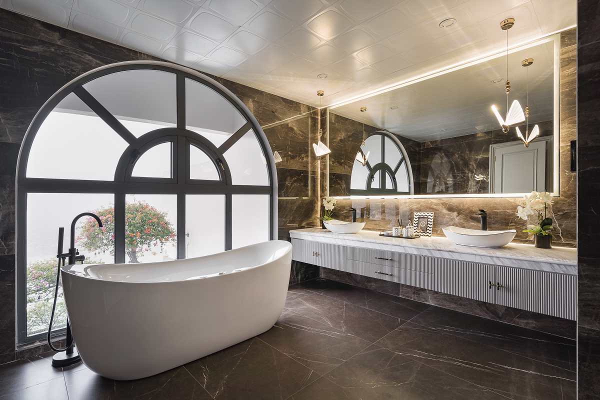 Penthouse 450m2 của cặp vợ chồng 8x: Nhìn thẳng ra hồ Linh Đàm với bức tường ốp đá dựng đứng, nới rộng chiều không gian bằng 1 mẹo đặc biệt - Ảnh 6.