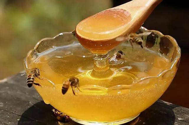4 sự khác biệt rõ rệt giữa người uống mật ong mỗi ngày và những người không bao giờ uống - Ảnh 1.