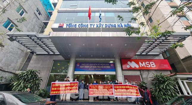 Vạn sổ đỏ bị treo, Hà Nội ra quy định mới cấp sổ cho căn hộ hoàn thành nghĩa vụ tài chính - Ảnh 1.