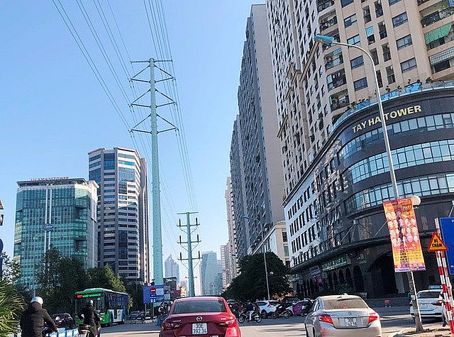 Thanh tra Bộ Xây dựng: Cao ốc trên đường Lê Văn Lương nhồi tăng gấp 6 lần - Ảnh 1.