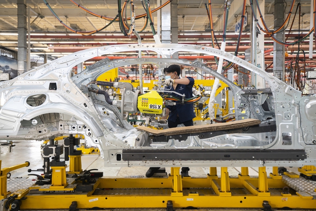 Bên trong nhà máy Mercedes-Benz Việt Nam vừa khoác áo mới 33 triệu USD, sở hữu 6 công nghệ sản xuất - lắp ráp xe sang hiện đại nhất thế giới - Ảnh 1.
