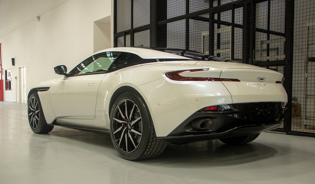 Aston Martin DB11 màu độc nhất Việt Nam về garage trăm tỷ quen thuộc, mở khả năng tham dự hành trình siêu xe tới đây - Ảnh 4.