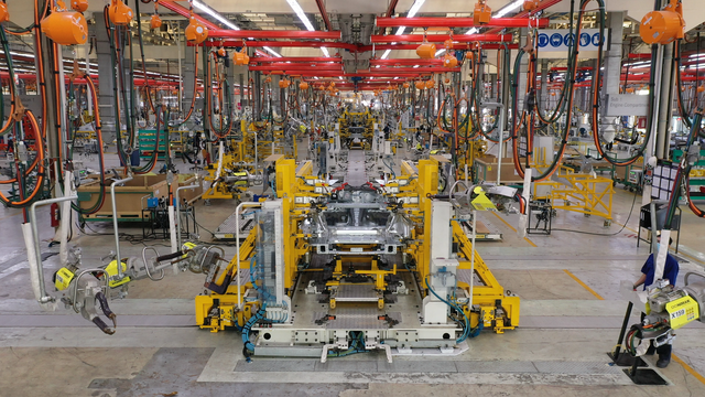Bên trong nhà máy Mercedes-Benz Việt Nam vừa khoác áo mới 33 triệu USD, sở hữu 6 công nghệ sản xuất - lắp ráp xe sang hiện đại nhất thế giới - Ảnh 4.
