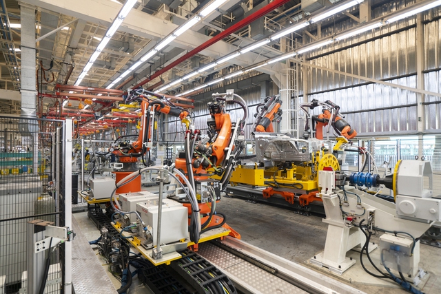 Bên trong nhà máy Mercedes-Benz Việt Nam vừa khoác áo mới 33 triệu USD, sở hữu 6 công nghệ sản xuất - lắp ráp xe sang hiện đại nhất thế giới - Ảnh 8.