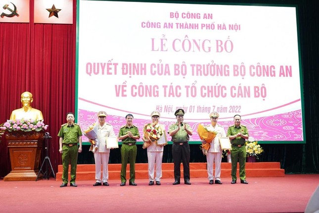 Bộ Công an bổ nhiệm 3 Phó Giám đốc Công an TP Hà Nội - Ảnh 1. Bộ Công an bổ nhiệm 3 Phó Giám đốc Công an TP Hà Nội - Ảnh 1.