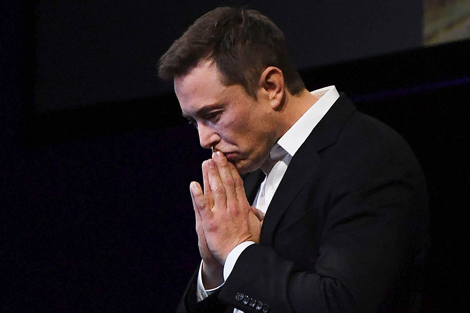 Người thương bỗng hóa người dưng: Elon Musk hủy bỏ thương vụ 44 tỉ USD, cơ hội nào cho Twitter khi đấu tranh pháp lý?