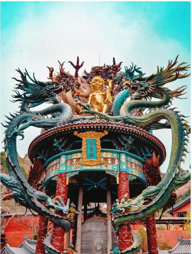 Ngôi chùa đặc biệt nhất Bắc Kinh: Tọa lạc trong núi sâu, những bức tượng khiến du khách khiếp đảm nhưng vẫn nô nức đến khám phá - Ảnh 4.