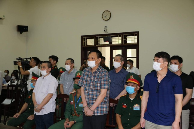  Hình ảnh loạt tướng lĩnh Cảnh sát biển, Biên phòng hầu tòa vì nhận hối lộ  - Ảnh 5.