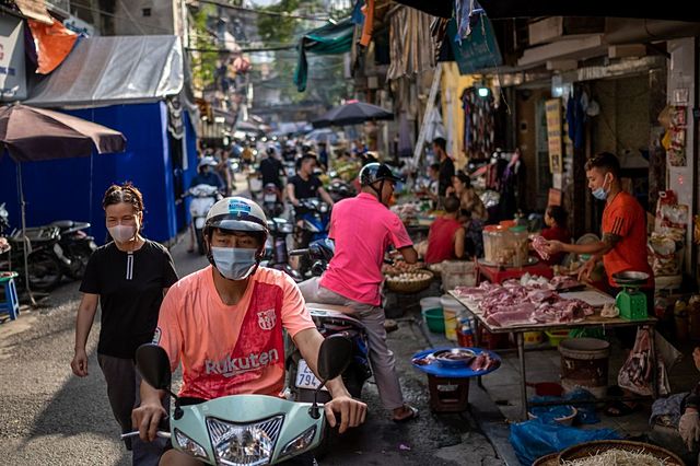 Chuyên gia Bùi Trinh: Vì sao giá cả ngoài chợ tăng không giống trên tivi? - Ảnh 1.