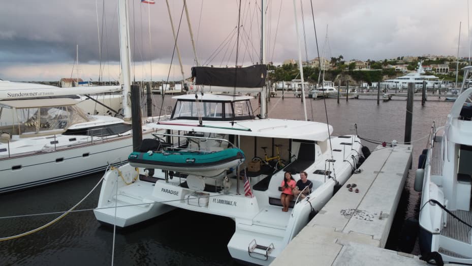 Người phụ nữ 33 tuổi chia sẻ cách kiếm hơn 17 tỷ một năm: Chỉ làm việc 10 tiếng/tuần và nghỉ hưu bất cứ lúc nào tuỳ thích - Ảnh 1. Người phụ nữ 33 tuổi chia sẻ cách kiếm hơn 17 tỷ một năm: Chỉ làm việc 10 tiếng/tuần và nghỉ hưu bất cứ lúc nào tuỳ thích - Ảnh 1.