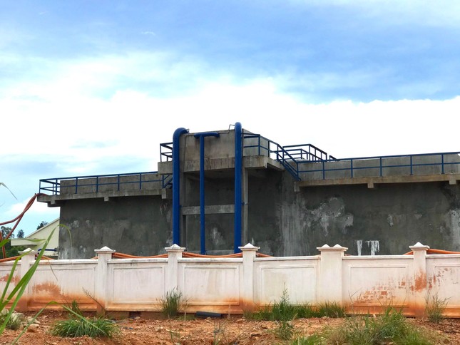 Cận cảnh nhà máy nước 116 tỷ đồng làm xong rồi đắp chiếu - Ảnh 5. Cận cảnh nhà máy nước 116 tỷ đồng làm xong rồi đắp chiếu - Ảnh 5.