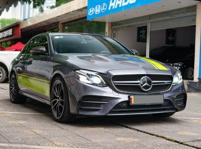 Chiếc Mercedes-Benz này chạy 120.000km vẫn có giá 2,4 tỷ đồng nhờ tiền nâng cấp đồ chơi bằng 1/3 giá trị xe - Ảnh 1.