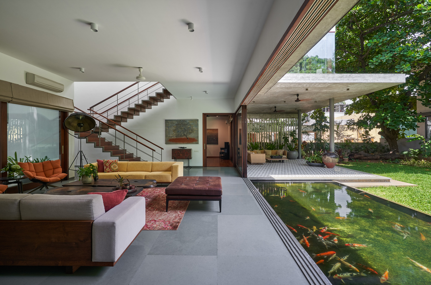 Biệt thự rợp bóng cây xanh với nhiều không gian rộng mở thoáng sáng - Ảnh 5. Biệt thự rợp bóng cây xanh với nhiều không gian rộng mở thoáng sáng - Ảnh 5.